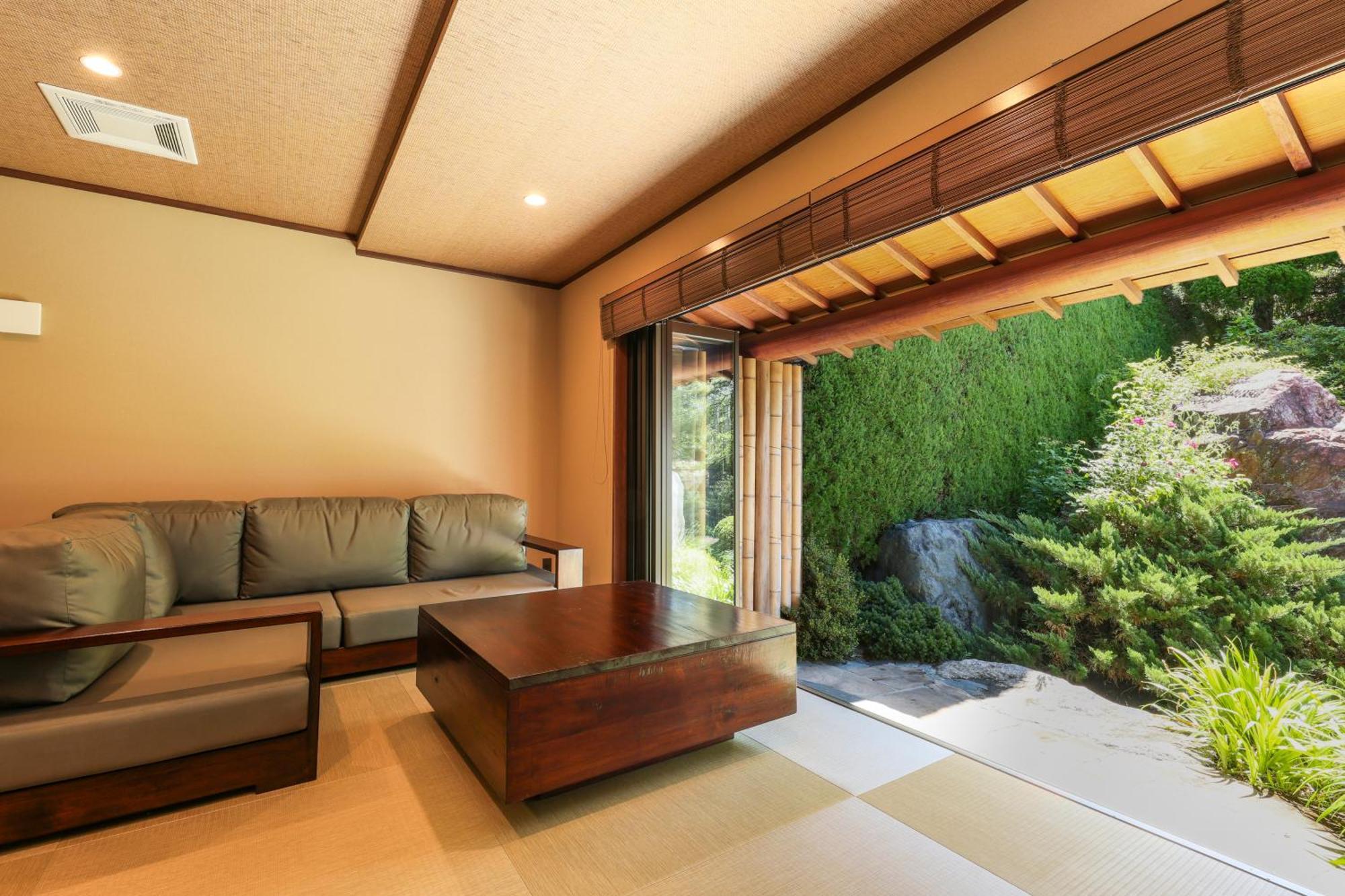 Hotel Beautiful Japanese Garden Kagetsu Fuefuki Esterno foto